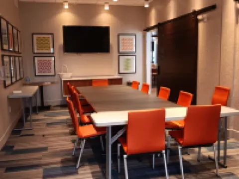 Holiday Inn Express & Suites RACINE by IHG Hotels in Racine County