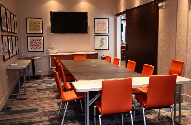 Holiday Inn Express & Suites Racine by IHG photo 4