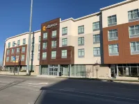 La Quinta Inn & Suites by Wyndham Kansas City Beacon Hill Hotels in 