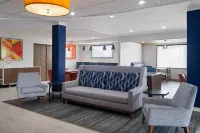 Holiday Inn Express TOLEDO NORTH by IHG - parking