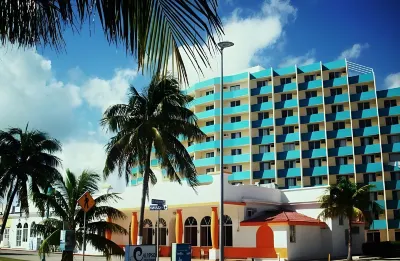 Hotel Calypso Cancun Hotels near Playa Tortugas