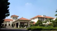 Mason Pine Hotel Bandung Hotel dekat Curug Pelangi