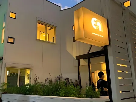 En- Hostel & Café Bar