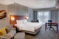 Courtyard Statesville Mooresville/Lake Norman فنادق في ستيتسفيل