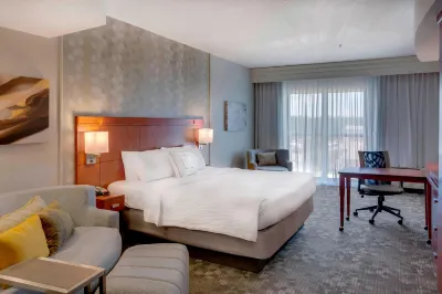 Courtyard Statesville Mooresville/Lake Norman فنادق في ستيتسفيل