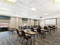 Hampton Inn & Suites Canton Hotels in Canton