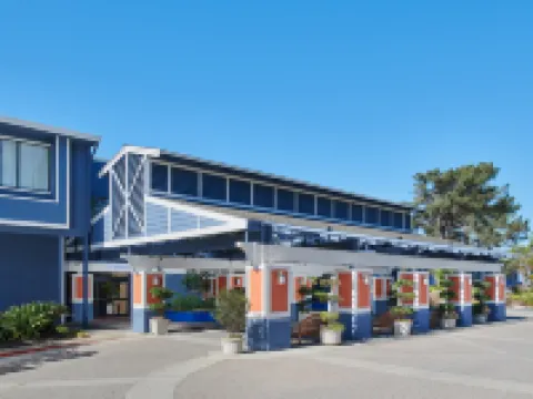 DoubleTree by Hilton Hotel Berkeley Marina Hotels in Berkeley