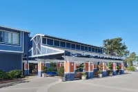 DoubleTree by Hilton Hotel Berkeley Marina Hotel berhampiran Berkeley Floor Cafe