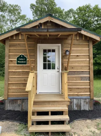 Cozy cabin close to Summersville Lake and the New River Gorge National Park! Отели в г. Николас