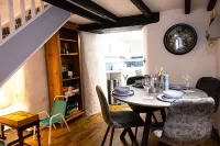 Beautiful cottage seconds from the famous picturesque harbour at Mevagissey Hotels in Mevagissey