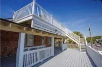 Charming Loverbirds Nest.  Steps from Sunkissesd Tybee Beach Pier and Pavilion