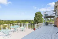 Smithville Lakehouse Country Living up to 15 guests! Hotels in Clay County