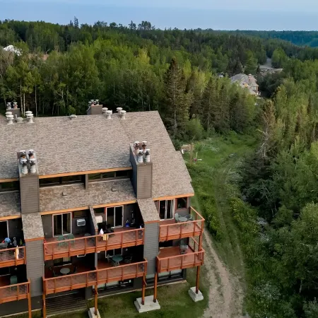 Whirlpool Suite w/ Pool & Hot Tub on Lutsen Mountain