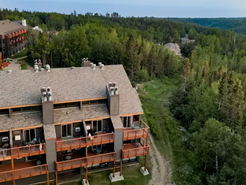 Ski-in/Ski-Out Lutsen Mnt Condo w/ Whirlpool, Fireplace, Resort Pool, & Hot Tub