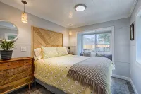 Riverfront cottage w/ hot tub, lush gardens, privacy & river access, pets ok!