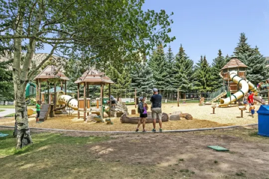 Beaver Creek West 4bd/4ba free Ski shuttle The Perfect Mountain Nest