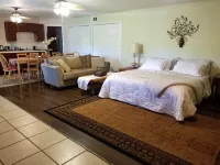 Beautiful Pet-Friendly Spacious Lodge near Yosemite & Lakes 9 Rooms/6BR/12 Beds