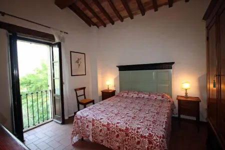 Splendid private villa for 12 people with swimming pool and olive trees