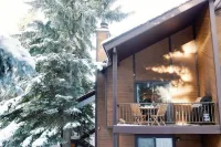 Luxe & Fully Stocked in Park City-Steps to Lift!