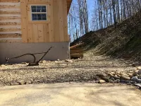 HONEYMOON HIDEAWAY - SECLUDED ANTIQUE LOG CABIN WITH AMAZING VIEWS!!!