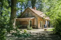 historical house in Heidevillage on the outskirts of forest Hotels in Natendorf