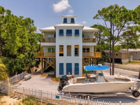 Coral Bay 3 Luxury Villa on Indian Bay with Boat Dock Отели в г. 