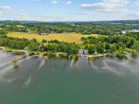 Waterfront Cottage with fireplace located directly on Owasco Lake.
