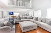 5bed/5bath house with heated pool and fire pit!