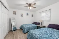 Cozy LeClaire Townhome within walking distance to downtown!