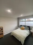 Beautiful 2 Story White Weatherboard townhouse Hotels near Arch of Victory