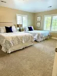 Wonderful large family home, pool, hot tub, outdoor kitchen, Bear Claw Poppy Hotel dekat Bloomington Petroglyph Park