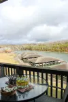 Modern Lake Front Condo | Renovated Professionally  | Amenities