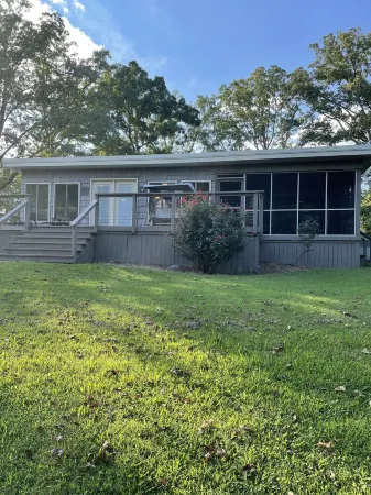 Beautiful  waterfront home on KY lake!