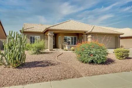 Backyard Luxury with Private Pool and Hot Tub on Golf Course