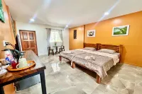 Koon Hom Apartment Hotels in Amphoe Ban Dung