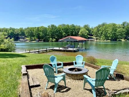 Penhook Hideaway at Smith Mountain Lake