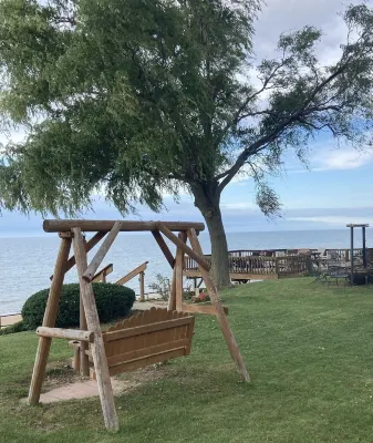 Beachfront Bungalow Retreat on Lake Huron5