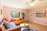Pensacola Cottage - King Bed - Mins. from Beaches & Downtown - Pet Friendly