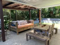 Sunny and modern villa located 5 mins walk from Avalon Beach!