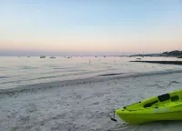 PRIVATE BEACH: A PALACE IN PARADISE @ NIANTIC W/ 6 QUEENS 1 TWIN BED - Beach