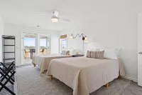 180° Views - 2 King Beds & 4 Queen Beds - 222 Steps to Beach