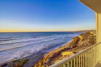 New Luxury Condo on Ocean Cliff, 2 Bedroom Suites, Full Kitchen, Living Room