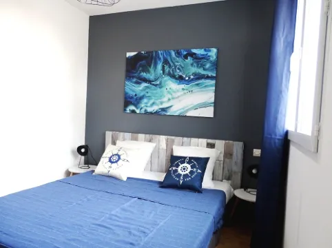 Beach 200 m away! Comfort, private wifi, bed linen, swimming pool, terrace, garden, parking lot