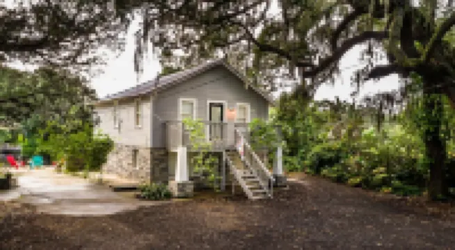 》Urban Getaway Next to Downtown, w/Firepit 《