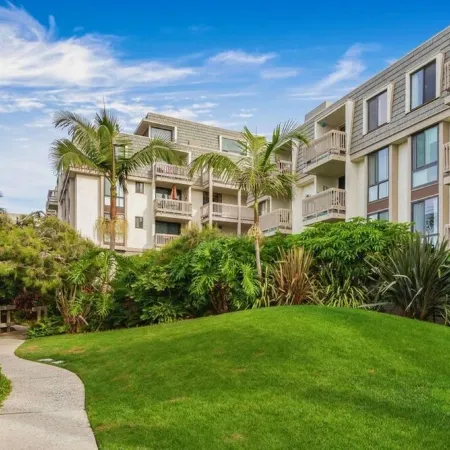 Northcoast Village Impeccable Unit with both Ocean and Harbor views