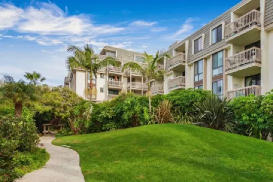 Northcoast Village Impeccable Unit with both Ocean and Harbor views