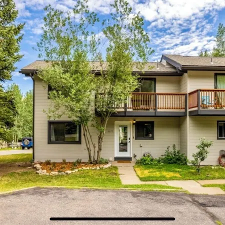 Prime Location Townhouse in EagleVail, perfect for Ski and Summer vacations