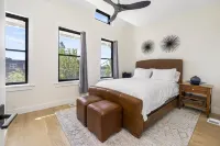 Luxury rowhouse w/parking - centrally located Hotels in Fort Totten-Upper Northeast