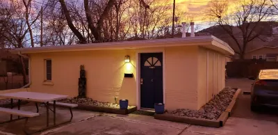 Table Mountain Retreat Hotels near Coors Brewery Tour