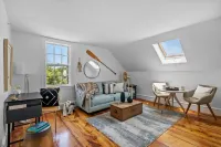 1BR with Private Deck + Ocean Views· Private Parking · King Bed